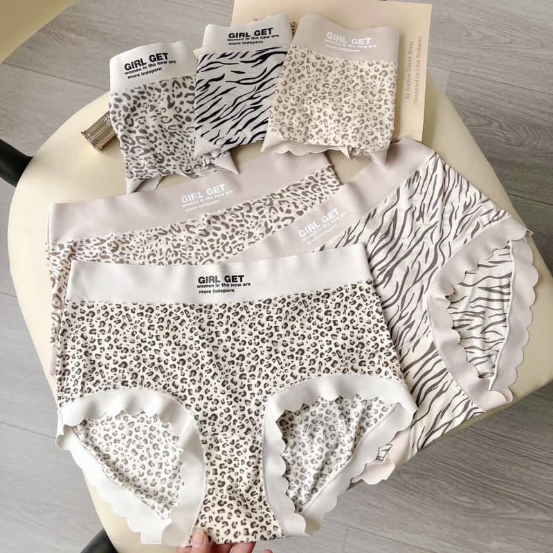 Leopard print panty set